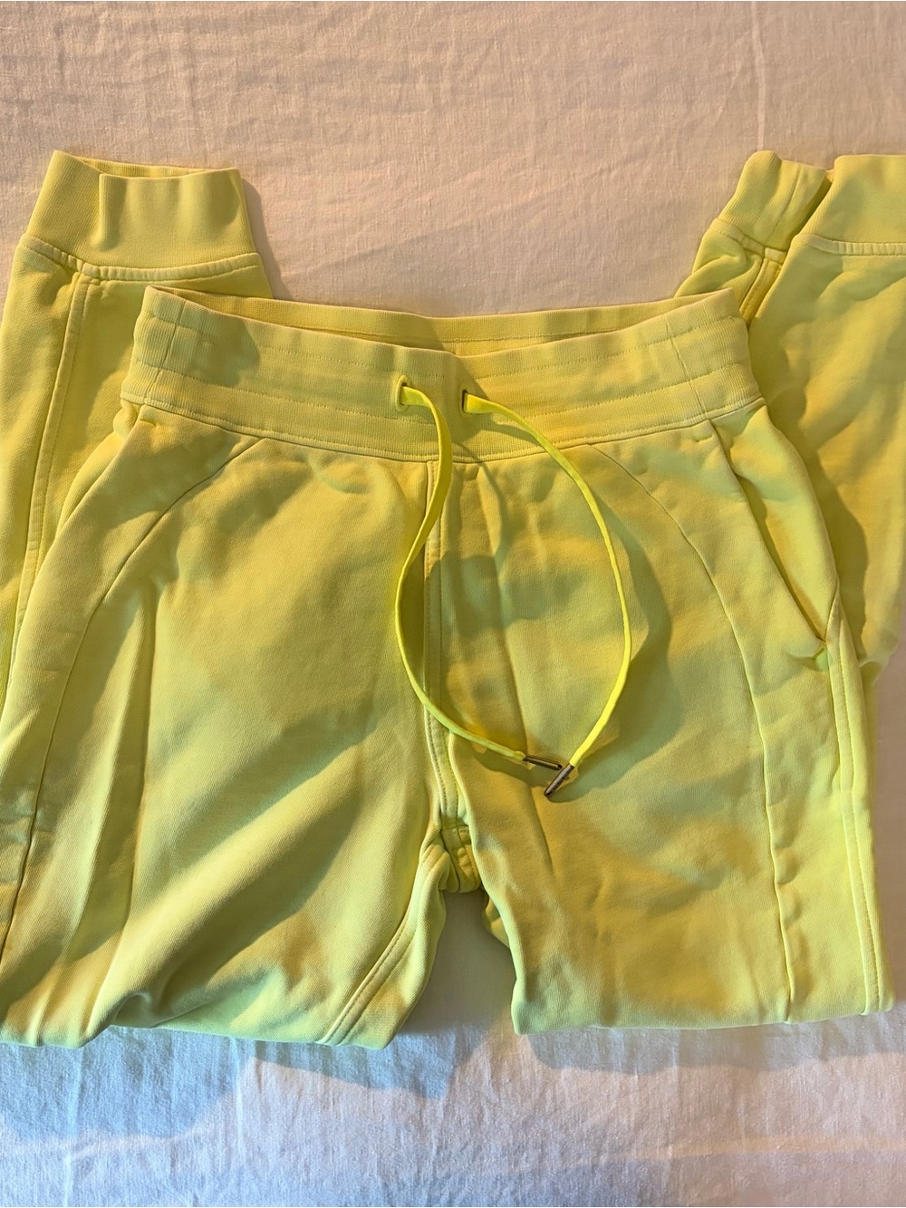 lululemon athletica scuba high rise cropped jogger Scream